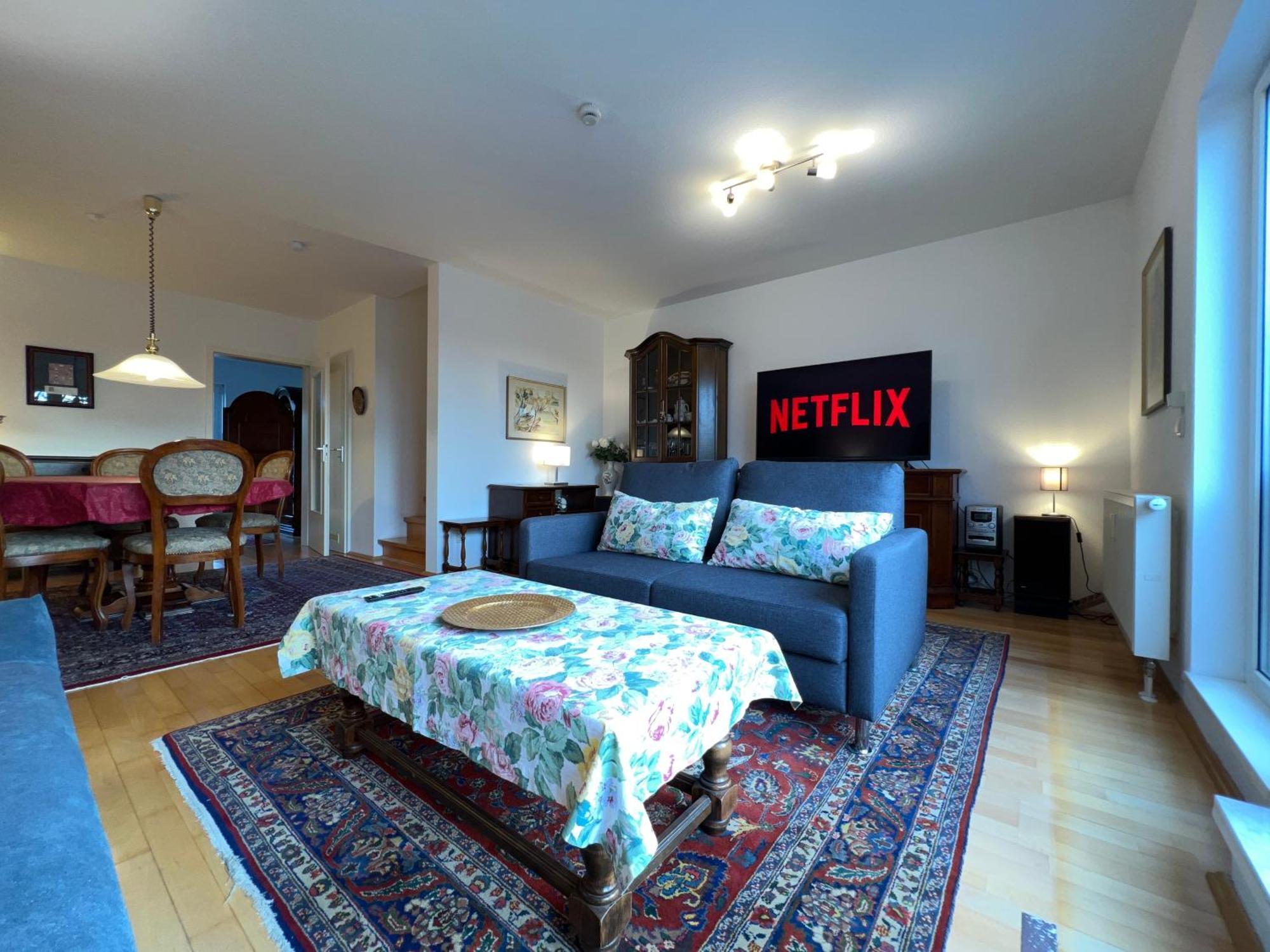 Maisonette Penthouse Fuer 8 Personen By Rabe - Free Netflix & Kostenloser Parkplatz & Grosse Terrasse Karlsruhe Exterior foto